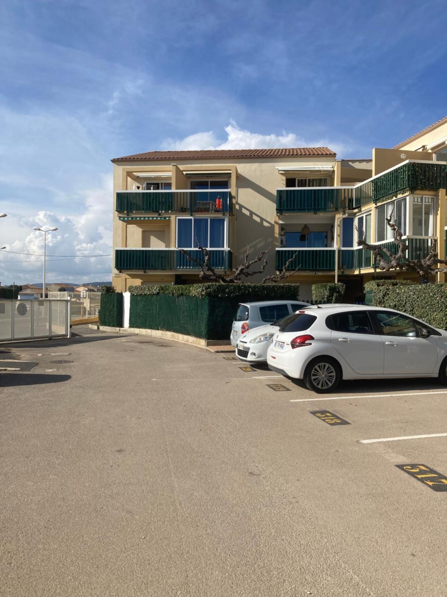 Mon Appart A La Plage, Piscine, Wifi, Tv Фронтиньян Экстерьер фото